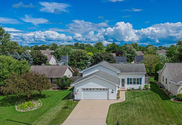 2530 GRASSY LANE, Neenah, WI 54956