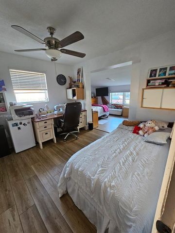 4155 NW 12th Ter, Oakland Park, FL 33309