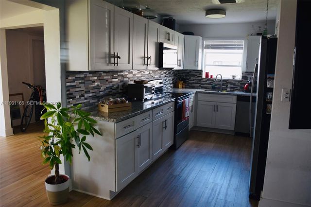 4155 NW 12th Ter, Oakland Park, FL 33309