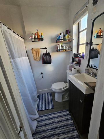 4155 NW 12th Ter, Oakland Park, FL 33309