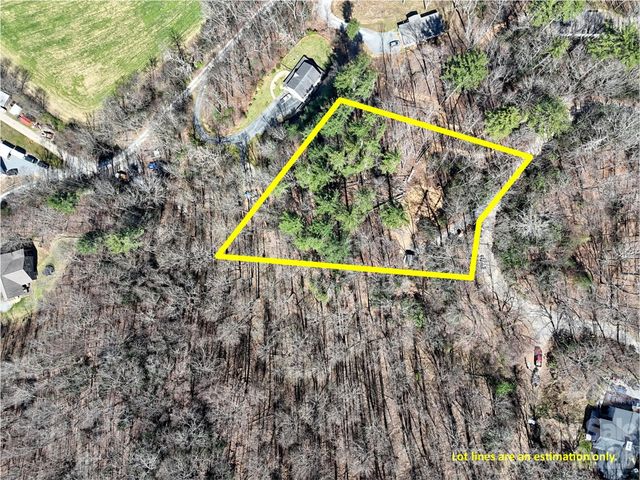 204 Minerva Drive 11, Waynesville, NC 28785
