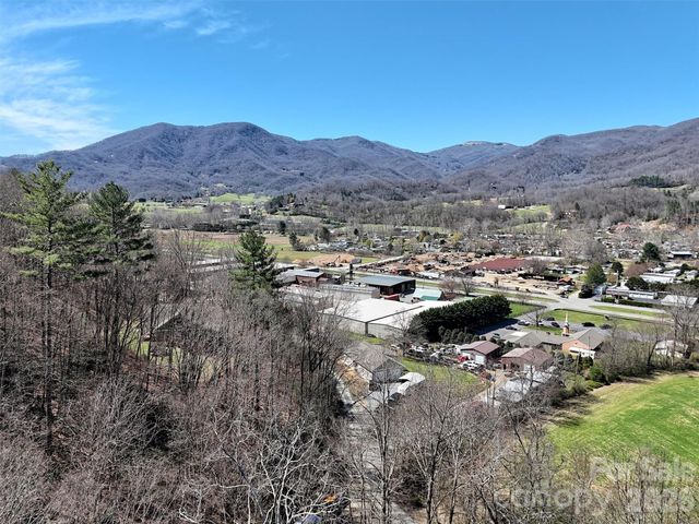 204 Minerva Drive 11, Waynesville, NC 28785
