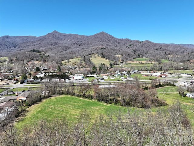 204 Minerva Drive 11, Waynesville, NC 28785