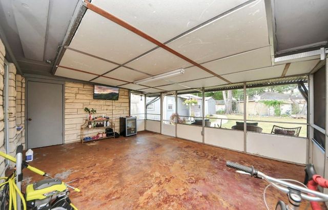 1226 Stonecrest, Houston, TX 77018