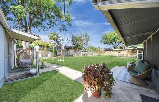 1226 Stonecrest, Houston, TX 77018