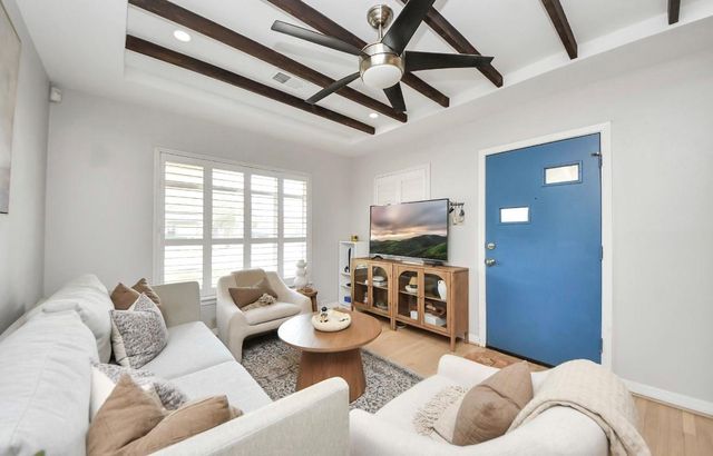 1226 Stonecrest, Houston, TX 77018