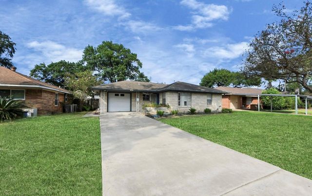 1226 Stonecrest, Houston, TX 77018