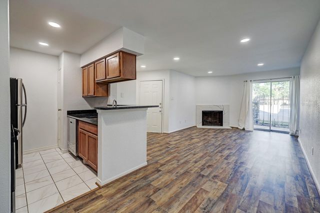 11201 Lynbrook Drive 3818, Houston, TX 77042