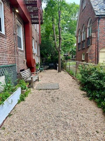86-10 34 Avenue 624, Jackson Heights, NY 11372