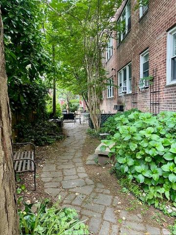 86-10 34 Avenue 624, Jackson Heights, NY 11372