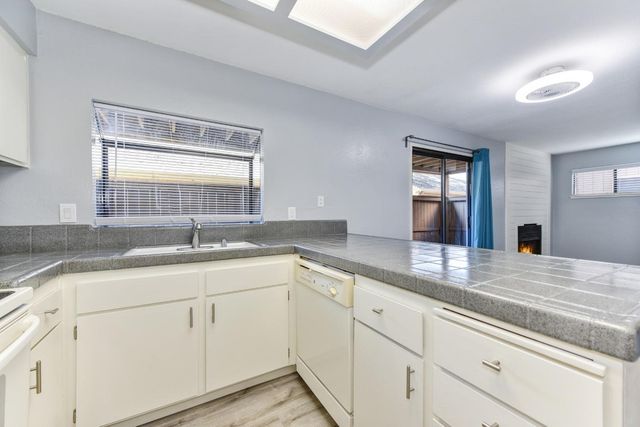 7975 Arcade Lake Ln, Citrus Heights, CA 95610