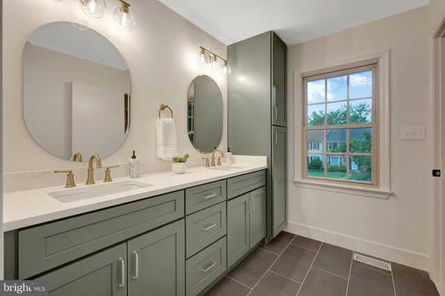 2931 VILLAGE SPRING LN, Vienna, VA 22181