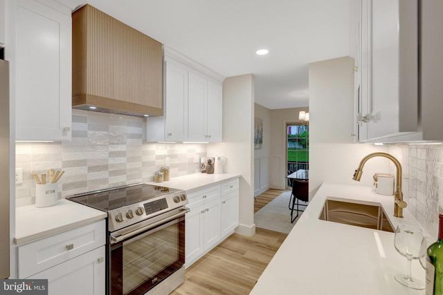2931 VILLAGE SPRING LN, Vienna, VA 22181