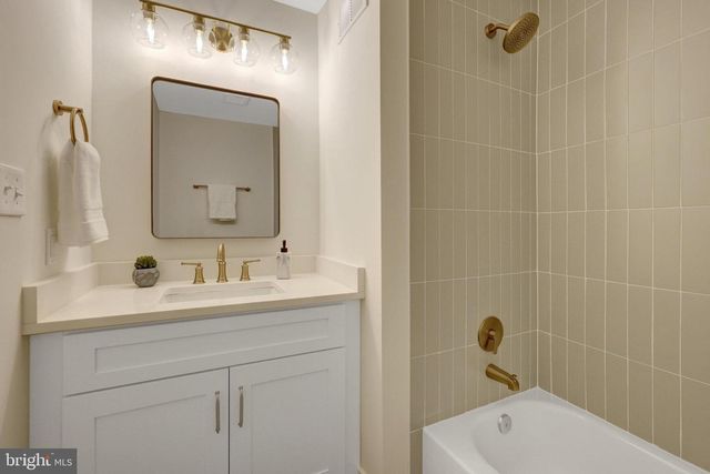 2931 VILLAGE SPRING LN, Vienna, VA 22181