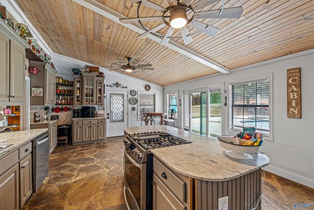 3851 Hixon Road, Fort Payne, AL 35967