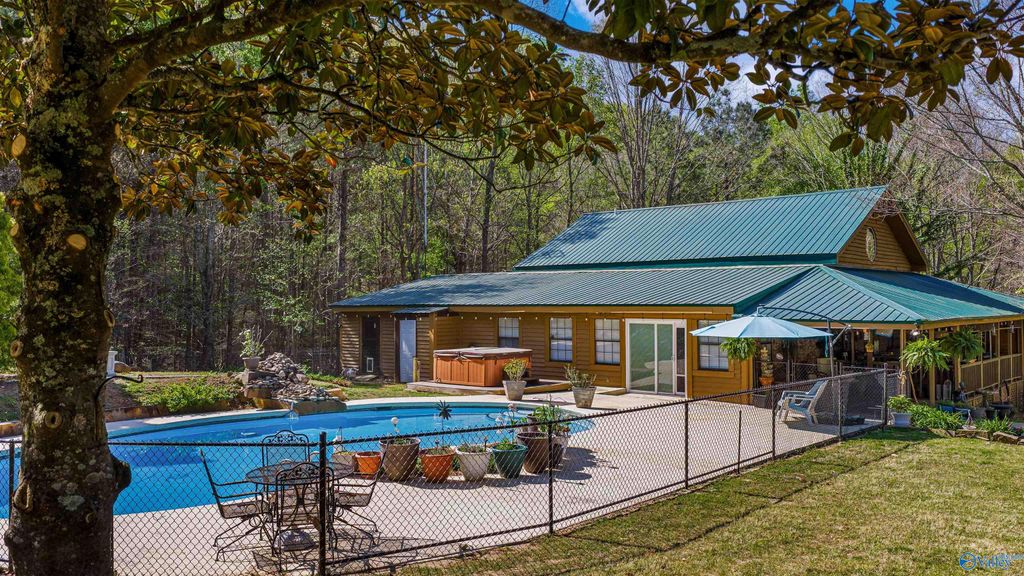 3851 Hixon Road, Fort Payne, AL 35967