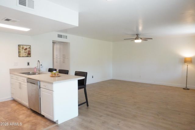 8558 E PORTLAND Street, Scottsdale, AZ 85257