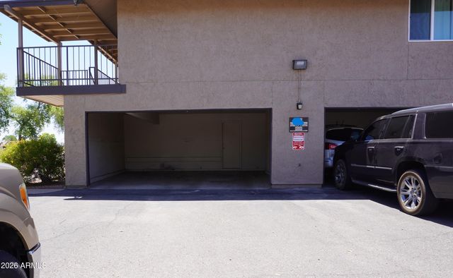 8558 E PORTLAND Street, Scottsdale, AZ 85257
