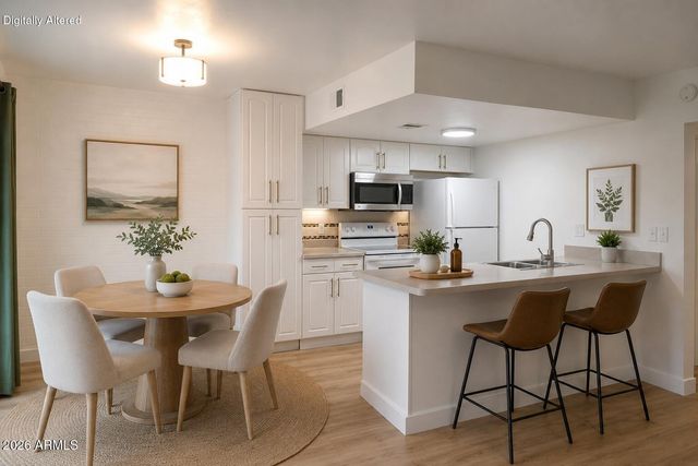 8558 E PORTLAND Street, Scottsdale, AZ 85257