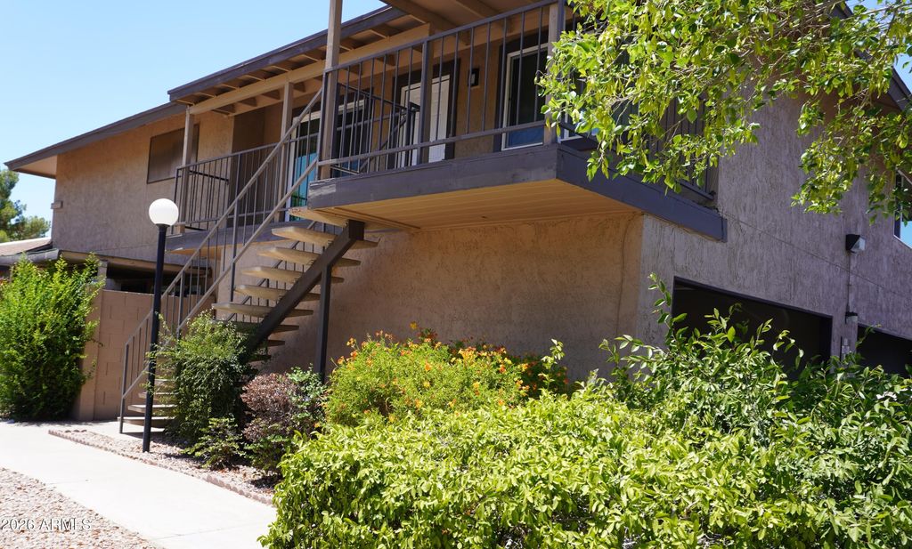 8558 E PORTLAND Street, Scottsdale, AZ 85257