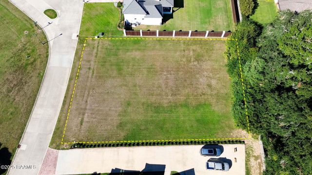 201 Alsway Lane, Broussard, LA 70518