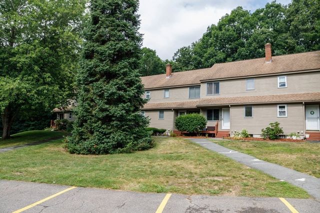 31 Macintosh Lane 31, Leominster, MA 01453