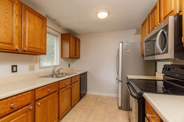 31 Macintosh Lane 31, Leominster, MA 01453