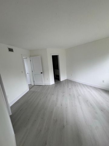 10229 NW 9th Street Circle 103, Miami, FL 33172