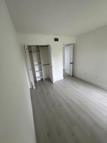 10229 NW 9th Street Circle 103, Miami, FL 33172