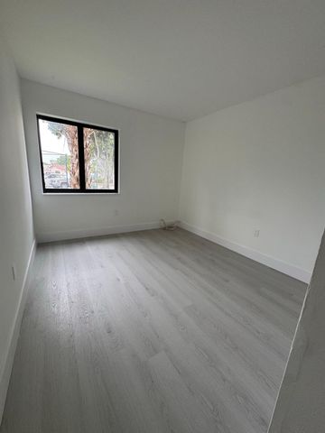 10229 NW 9th Street Circle 103, Miami, FL 33172