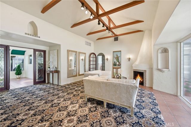 1314 E Chapman, Orange, CA 92866