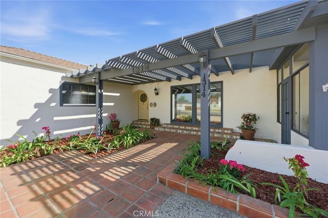 1314 E Chapman, Orange, CA 92866