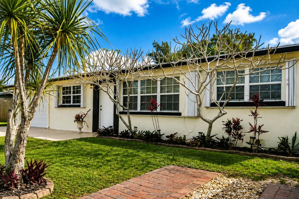 4344 S Mary Circle, Palm Beach Gardens, FL 33410