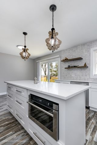 38w715 Huntley Road, West Dundee, IL 60118