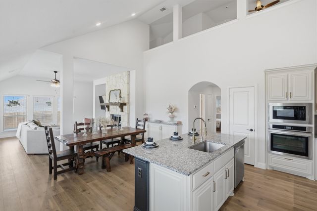 8232 Manx Point, Godley, TX 76044