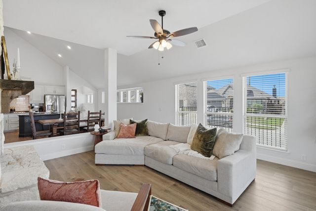 8232 Manx Point, Godley, TX 76044