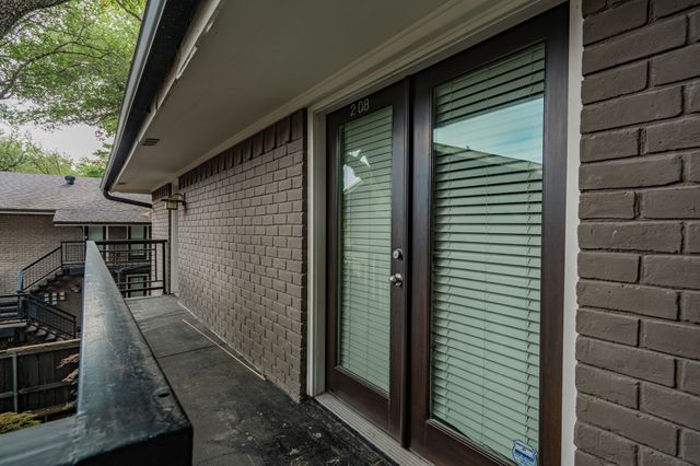 7809 Meadow Park Drive 208, Dallas, TX 75230