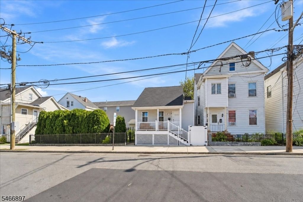 87 E 17Th St, Paterson City, NJ 07524 — photo 4