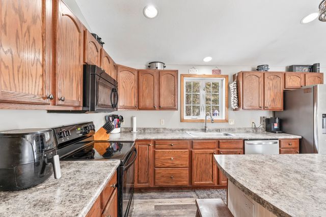 31 Redwood Lane, Sanford, ME 04073