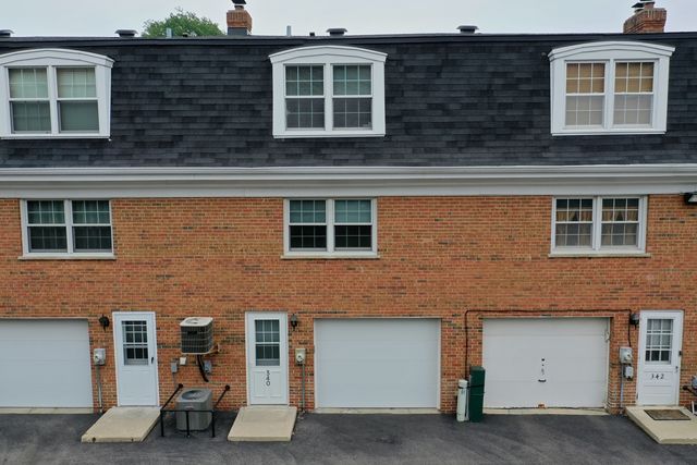 340 Eastern Avenue, Barrington, IL 60010