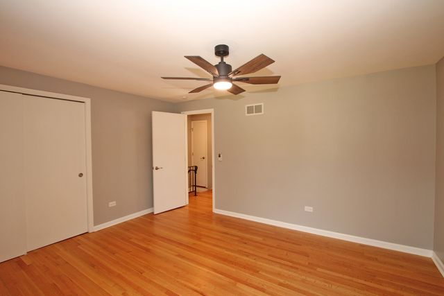 340 Eastern Avenue, Barrington, IL 60010
