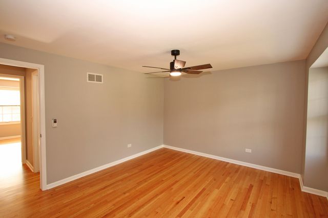 340 Eastern Avenue, Barrington, IL 60010
