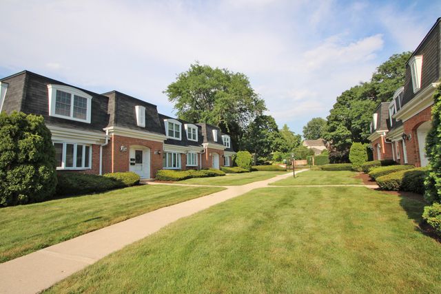 340 Eastern Avenue, Barrington, IL 60010