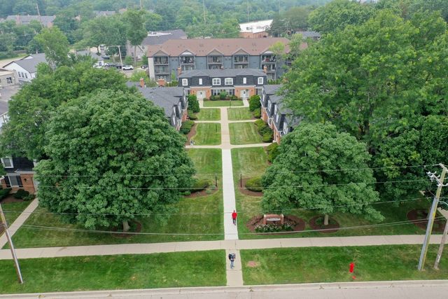 340 Eastern Avenue, Barrington, IL 60010