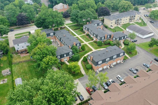340 Eastern Avenue, Barrington, IL 60010