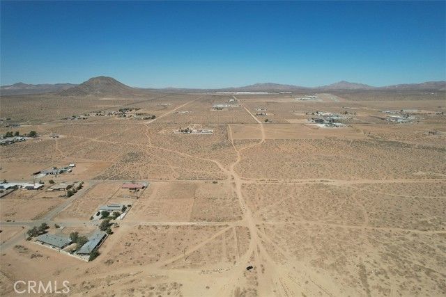 23 Wigwam Road, Apple Valley, CA 92307