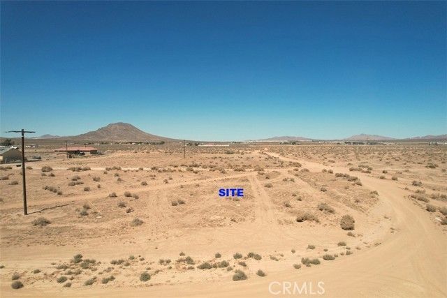 23 Wigwam Road, Apple Valley, CA 92307