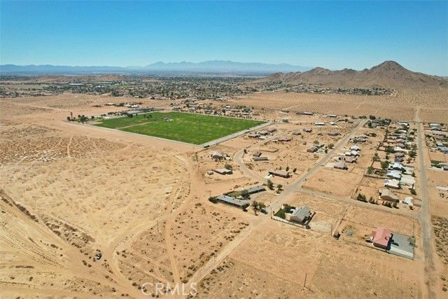 23 Wigwam Road, Apple Valley, CA 92307