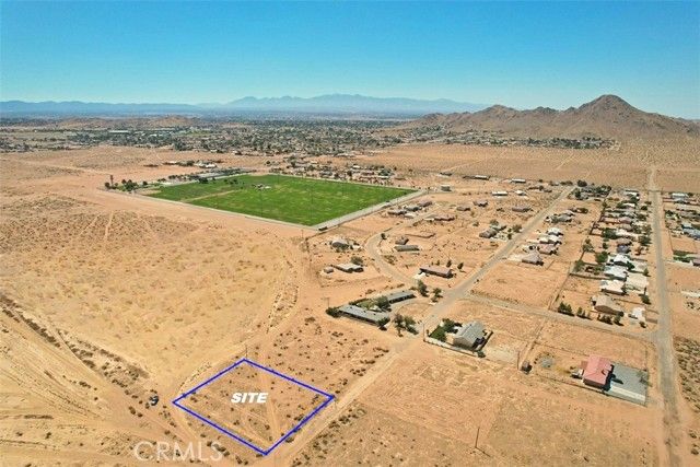 23 Wigwam Road, Apple Valley, CA 92307