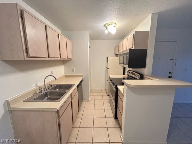 5111 Lindell Road 103, Las Vegas, NV 89118